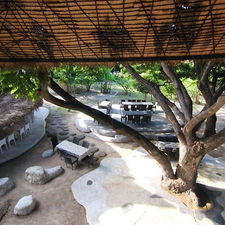 Hotel Naidee Sculptured Huts HHQ Esterno foto