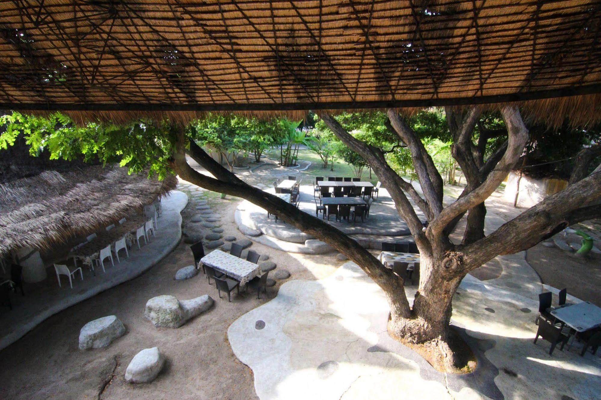Hotel Naidee Sculptured Huts HHQ Esterno foto