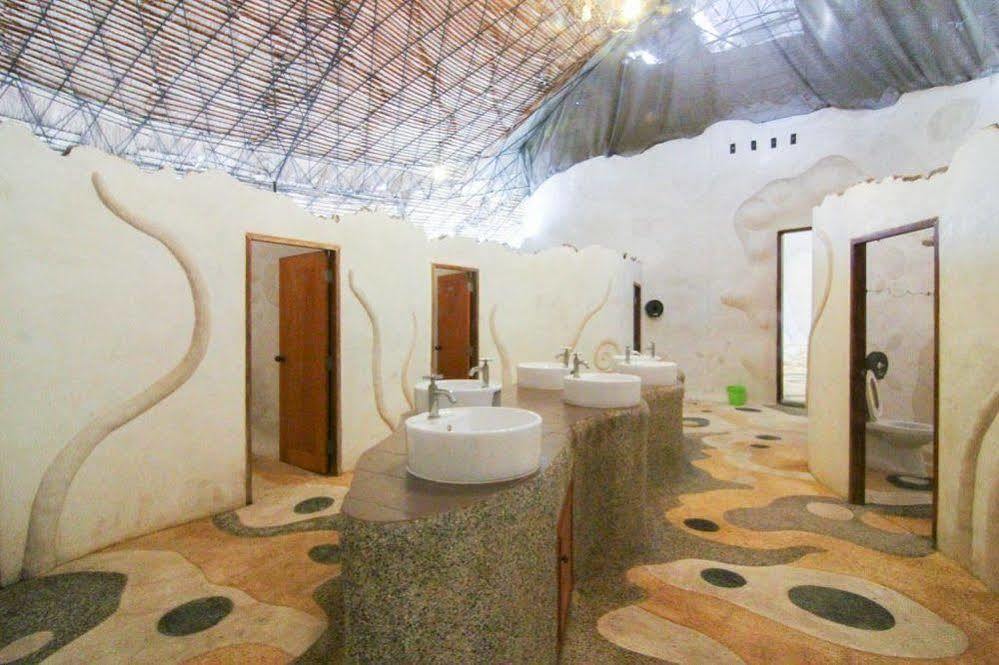 Hotel Naidee Sculptured Huts HHQ Esterno foto