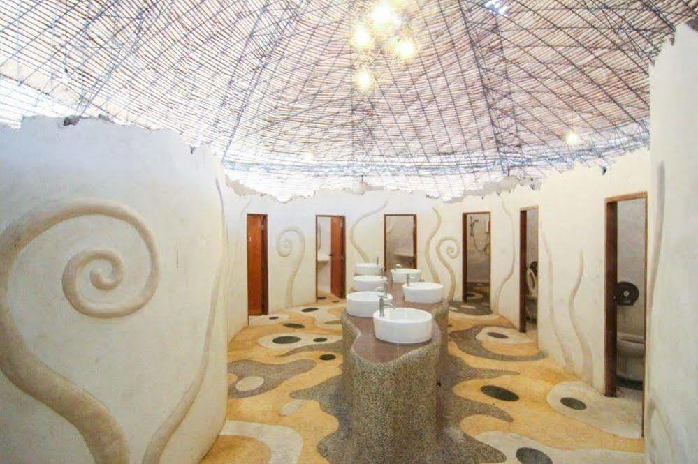 Hotel Naidee Sculptured Huts HHQ Esterno foto