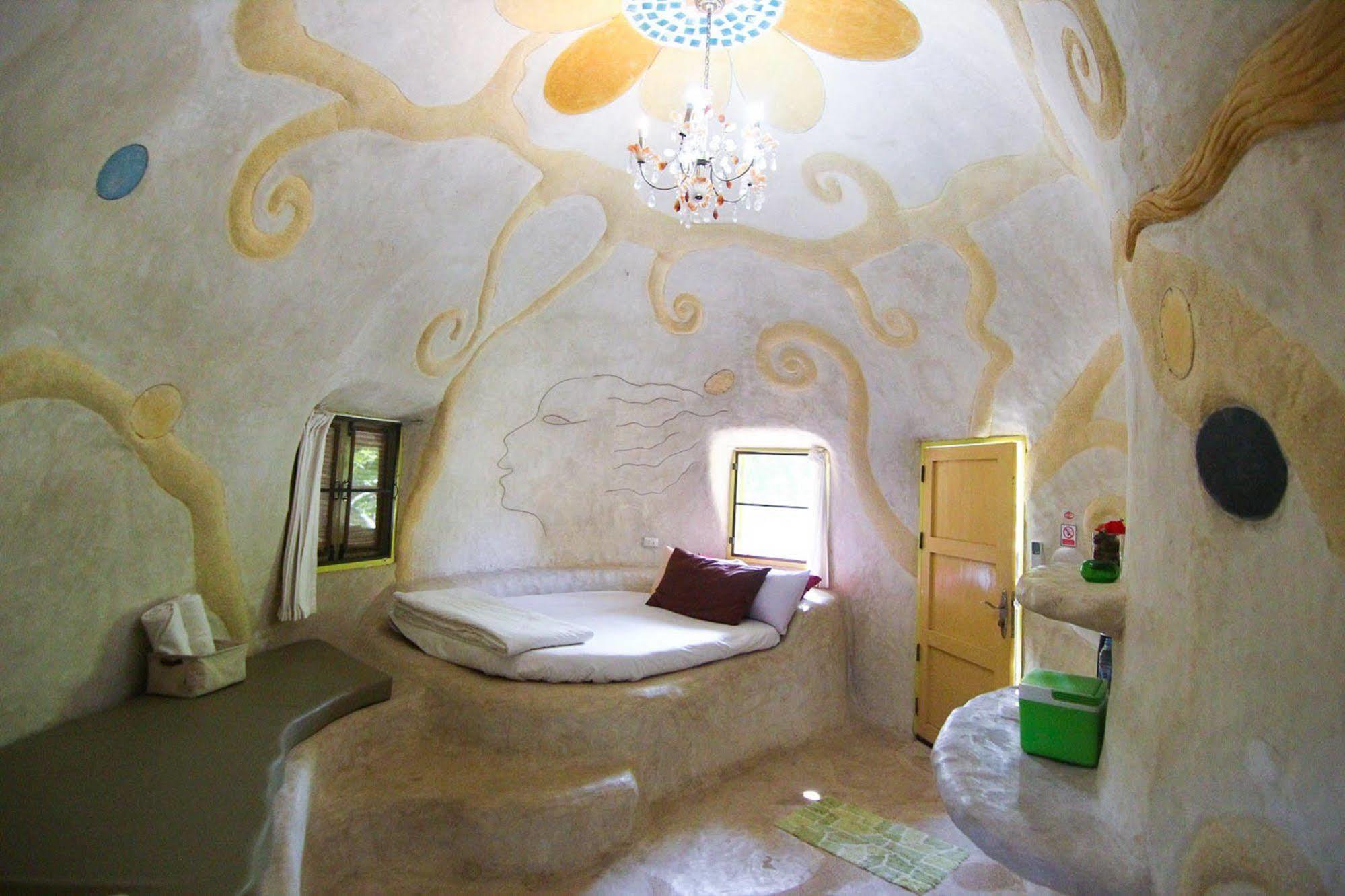 Hotel Naidee Sculptured Huts HHQ Esterno foto