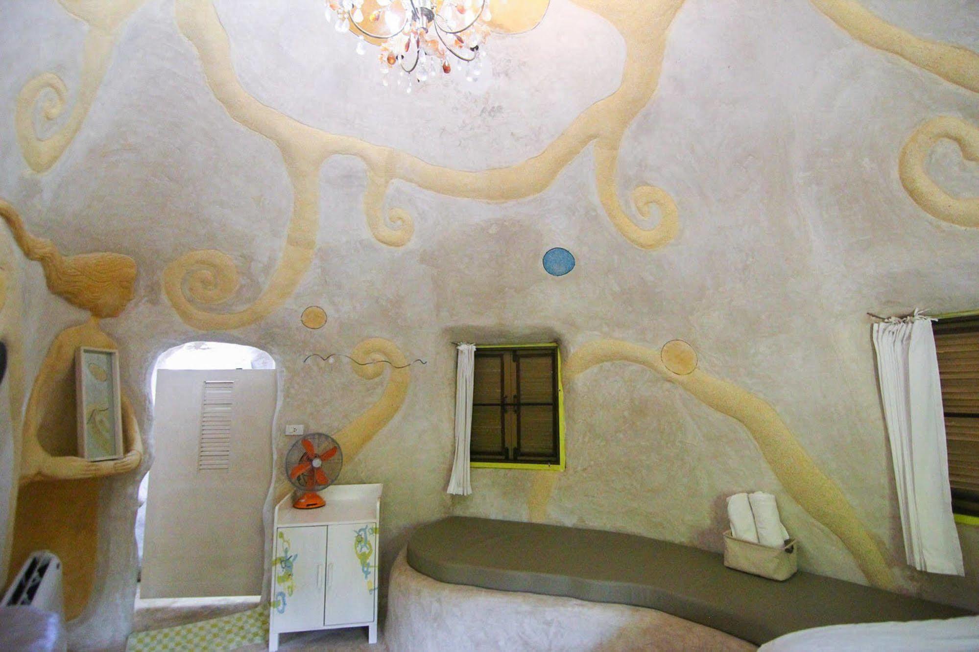 Hotel Naidee Sculptured Huts HHQ Esterno foto