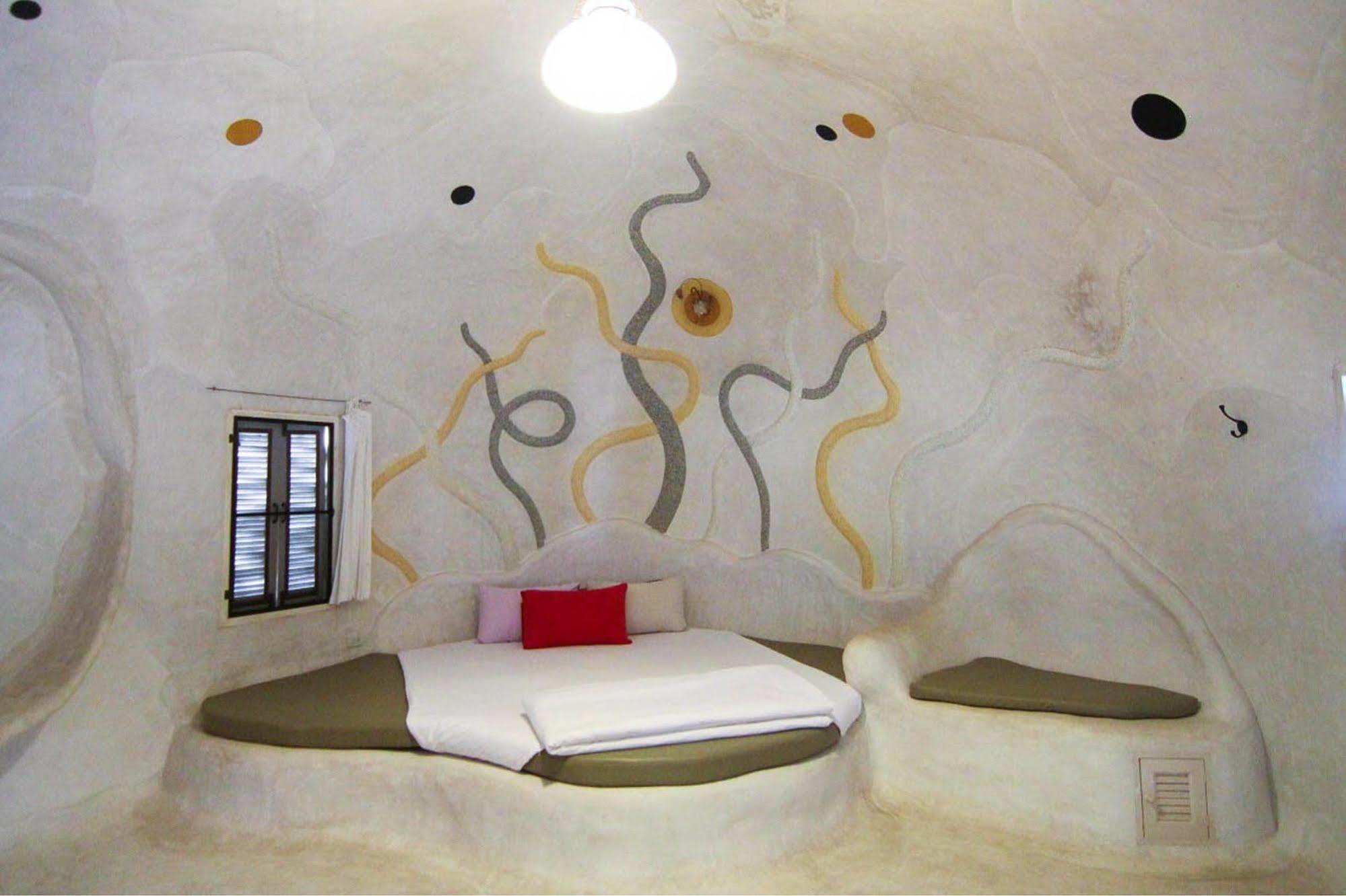 Hotel Naidee Sculptured Huts HHQ Esterno foto