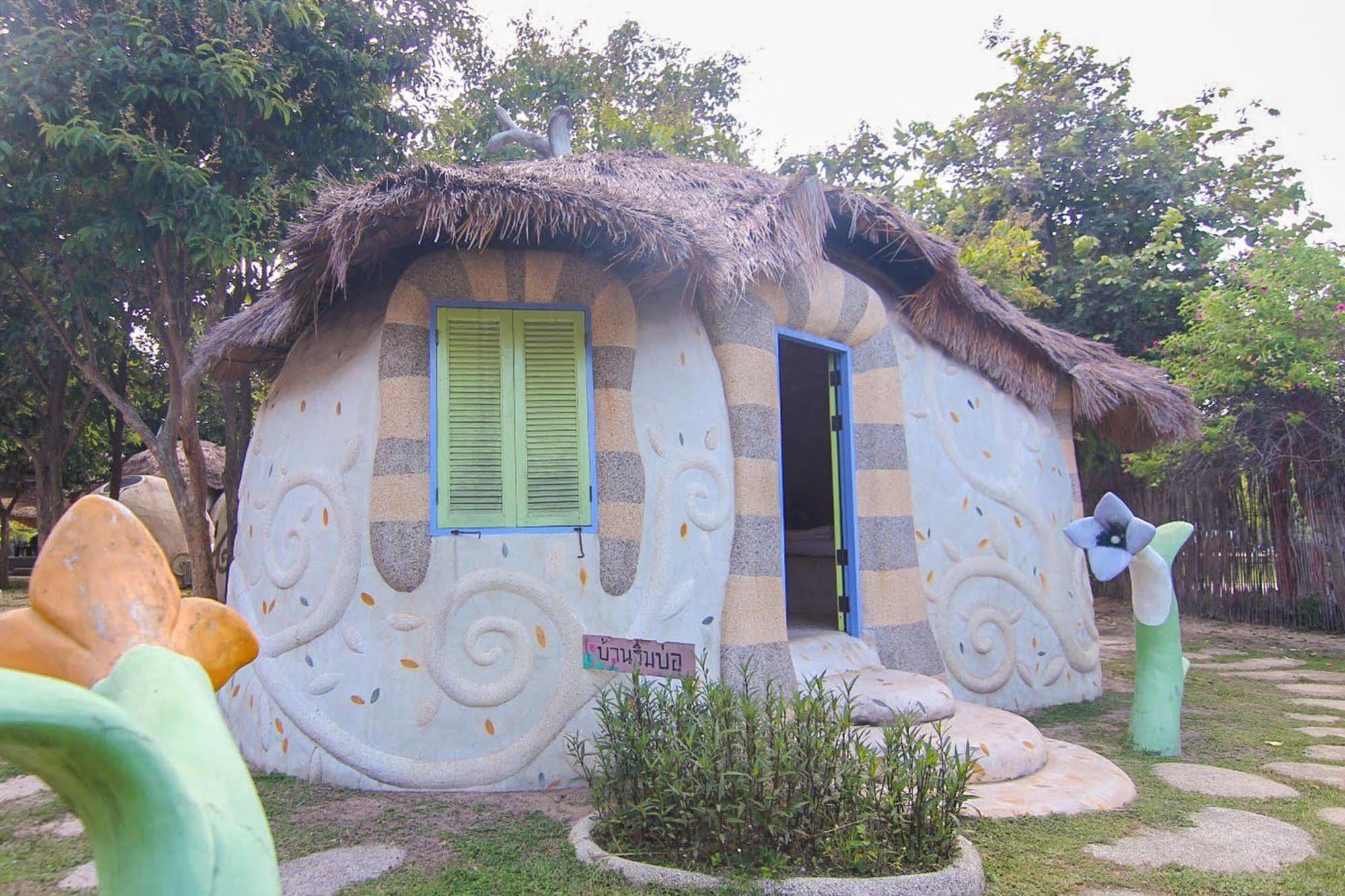 Hotel Naidee Sculptured Huts HHQ Esterno foto
